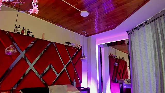 Lucia 24x online show from March 6, 12:11 pm