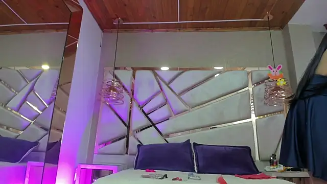 francis 20 online show from April 11, 1:59 pm