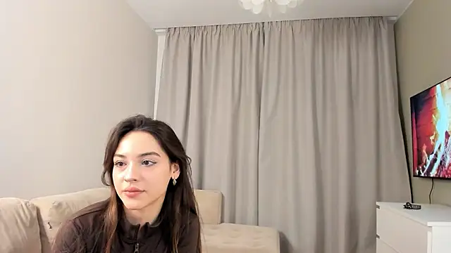 Snapshot of TreasaCrebs chatting on February 2, 6:18 pm TreasaCrebs online show from February 2, 6:18 pm