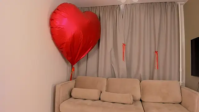 Snapshot of TreasaCrebs chatting on February 16, 6:50 pm TreasaCrebs online show from February 16, 6:50 pm