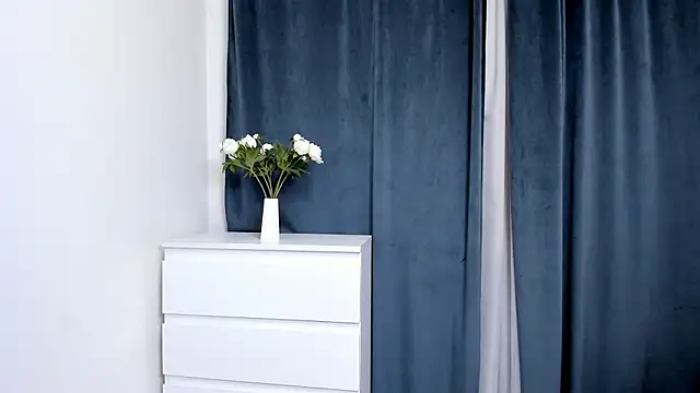 Snapshot of TreasaCrebs chatting on February 26, 9:26 pm TreasaCrebs online show from February 26, 9:26 pm