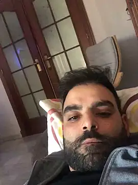 Snapshot of solsit1990 chatting on February 1, 3:32 pm solsit1990 online show from February 1, 3:32 pm