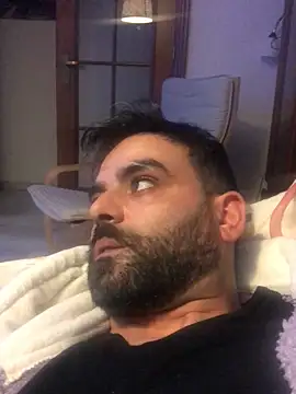 Snapshot of solsit1990 chatting on February 2, 6:51 pm solsit1990 online show from February 2, 6:51 pm