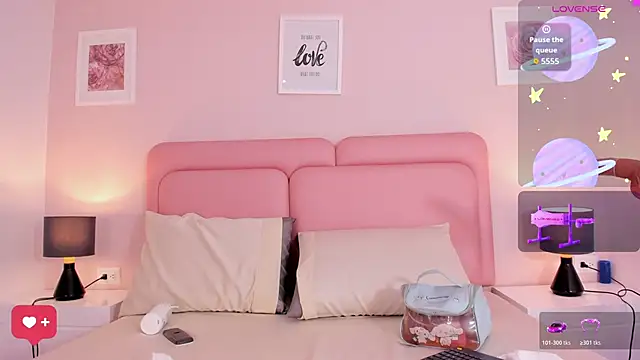 Snapshot of sexy_curlylady chatting on February 13, 12:54 am sexy curlylady online show from February 13, 12:54 am