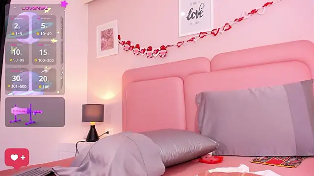 Snapshot of sexy_curlylady chatting on February 15, 7:51 am sexy curlylady online show from February 15, 7:51 am