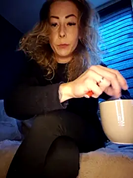 dewimp1 online show from May 18, 5:18 pm