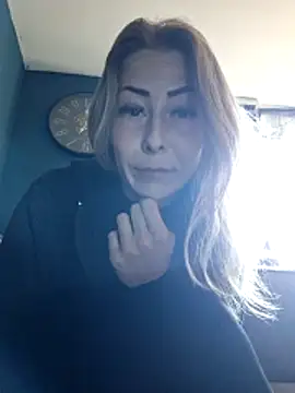 dewimp1 online show from April 30, 4:58 pm