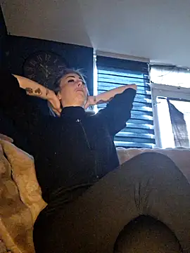 dewimp1 online show from April 3, 3:51 pm