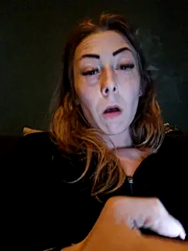 dewimp1 online show from April 12, 8:45 pm