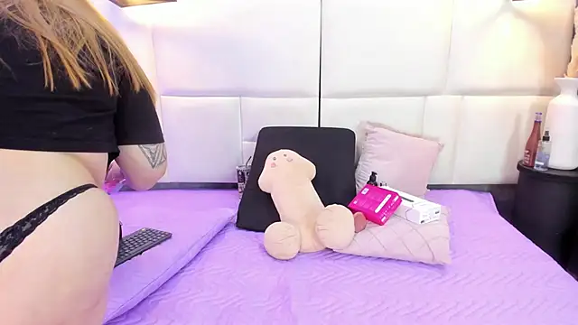 Martina armos online show from April 18, 11:56 am