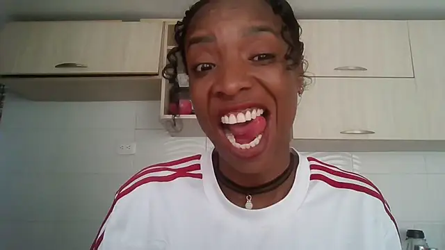 JadaMillss online show from April 18, 12:51 pm