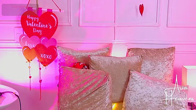 AriaHeavens online show from March 2, 7:10 pm