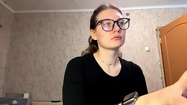 Snapshot of Jolievic chatting on February 25, 11:10 am Jolievic online show from February 25, 11:10 am