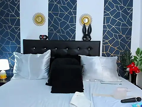 Snapshot of KikyNaughty chatting on February 20, 9:06 pm KikyNaughty online show from February 20, 9:06 pm