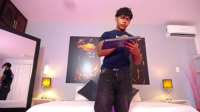 DanielHaloran online show from February 5, 1:18 pm