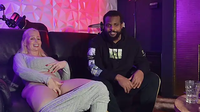 lynnlynxxx online show from January 17, 11:41 pm