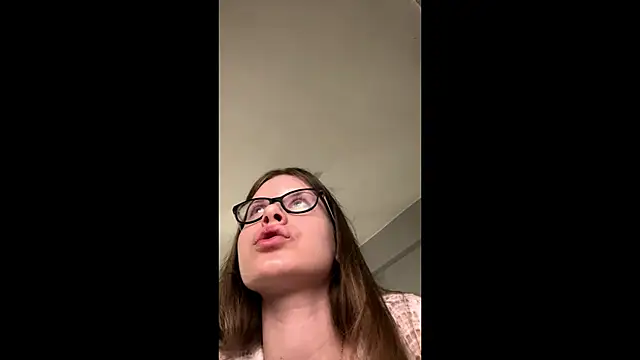 Iuckystar19 online show from April 9, 5:52 pm