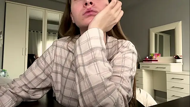 Iuckystar19 online show from February 8, 2:37 pm