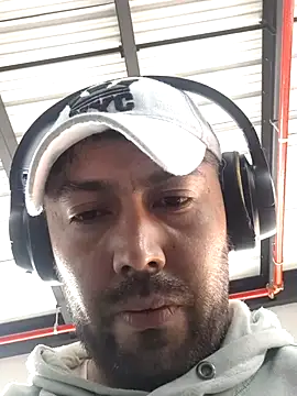 Snapshot of michell_veryhot chatting on May 23, 12:26 pm michell veryhot online show from May 23, 12:26 pm