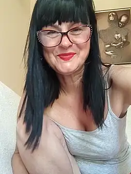 Snapshot of AliceSwan57 chatting on May 26, 6:55 am AliceSwan57 online show from May 26, 6:55 am