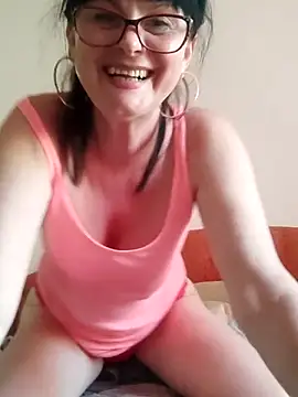 Snapshot of AliceSwan57 chatting on May 24, 4:40 pm AliceSwan57 online show from May 24, 4:40 pm