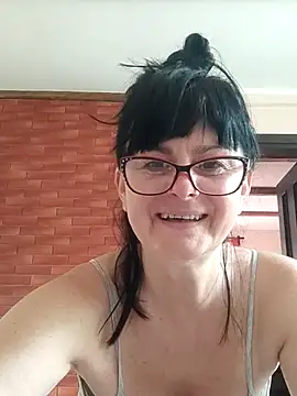 Snapshot of AliceSwan57 chatting on June 8, 5:52 am AliceSwan57 online show from June 8, 5:52 am