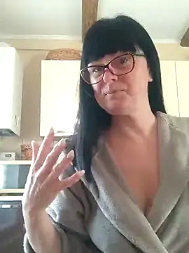 Snapshot of AliceSwan57 chatting on May 23, 4:11 am AliceSwan57 online show from May 23, 4:11 am