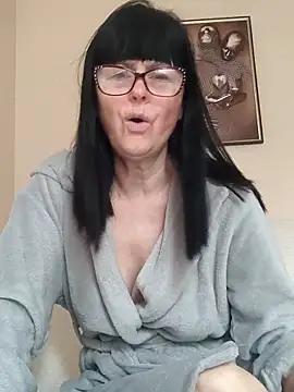 Snapshot of AliceSwan57 chatting on May 22, 4:43 am AliceSwan57 online show from May 22, 4:43 am