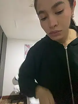 JuliaaVega online show from March 5, 11:29 am