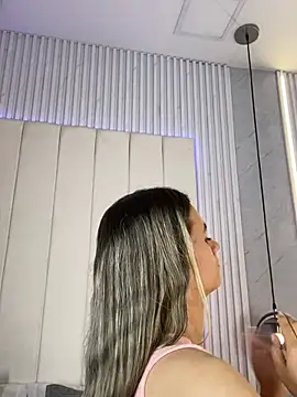 JuliaColemann online show from March 19, 12:05 pm