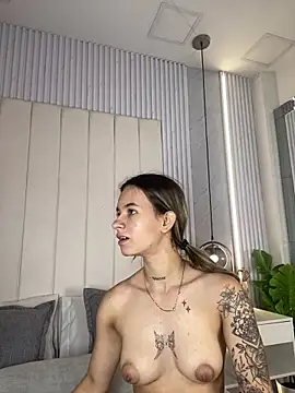 JuliaColemann online show from April 15, 11:59 am