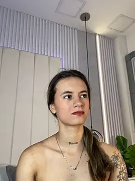 JuliaColemann online show from April 25, 11:57 am