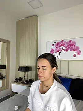 Snapshot of JuliaColemann chatting on June 20, 11:48 am JuliaColemann online show from June 20, 11:48 am