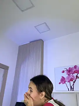Snapshot of JuliaColemann chatting on June 11, 12:02 pm JuliaColemann online show from June 11, 12:02 pm