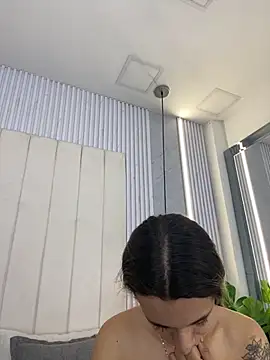 JuliaColemann online show from May 9, 11:57 am