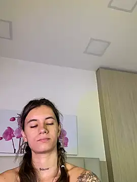 JuliaColemann online show from May 27, 12:01 pm