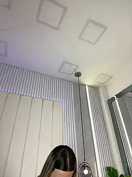 JuliaColemann online show from April 10, 12:01 pm