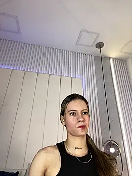 JuliaColemann online show from February 8, 12:14 pm