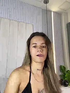 JuliaColemann online show from May 22, 10:57 am