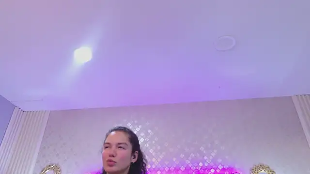 Snapshot of RoxanaAngel chatting on March 1, 2:44 am RoxanaAngel online show from March 1, 2:44 am