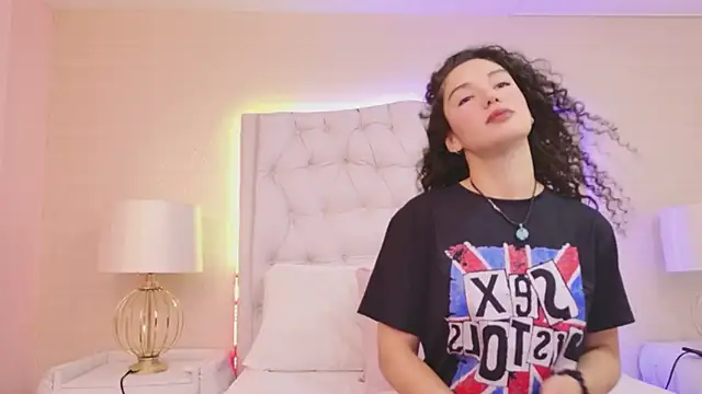 Snapshot of RoxanaAngel chatting on February 26, 2:17 pm RoxanaAngel online show from February 26, 2:17 pm