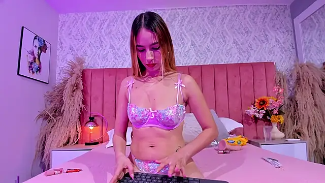 chiarabonds online show from March 6, 5:19 pm