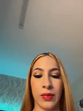 chiarabonds online show from April 13, 5:39 pm