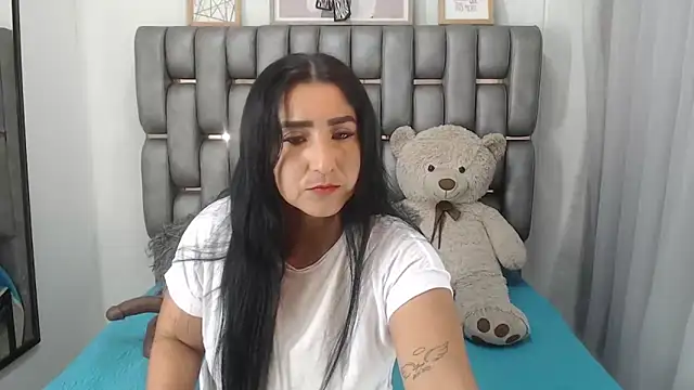 Snapshot of Miia_Rosee_ chatting on June 7, 12:05 am Miia Rosee online show from June 7, 12:05 am