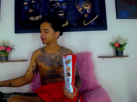 Tatoo Noah online show from April 16, 9:37 pm