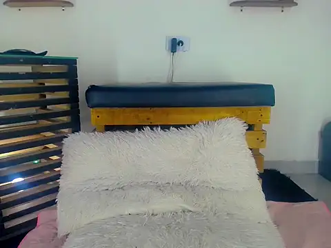 Tatoo Noah online show from March 21, 1:26 pm