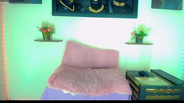 Tatoo Noah online show from February 23, 1:12 pm