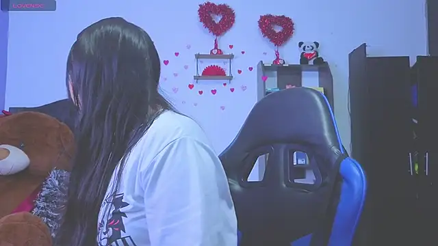 BadKittyy online show from March 15, 8:32 am