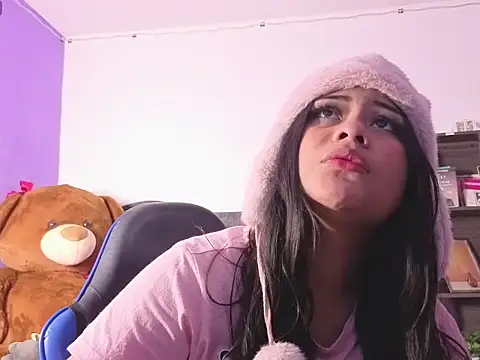 Snapshot of BadKittyy chatting on February 6, 6:53 am BadKittyy online show from February 6, 6:53 am