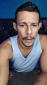 juanmaur22 online show from February 2, 8:30 pm